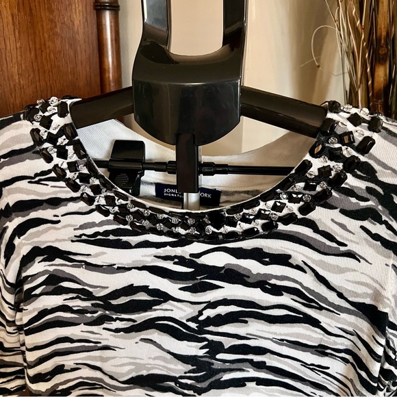 Jones New York Lightweight Sweater Top - Picture 2 of 5